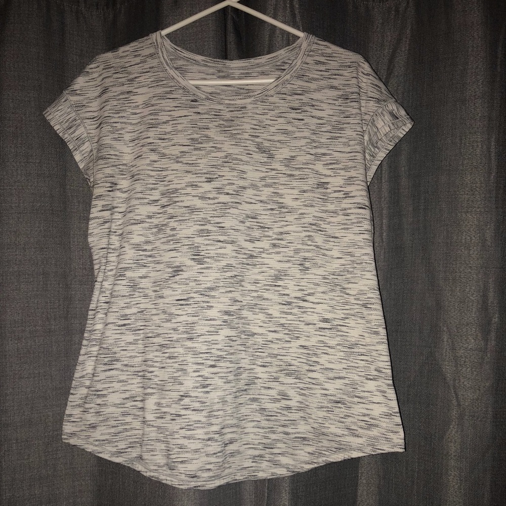 Lululemon lightweight top